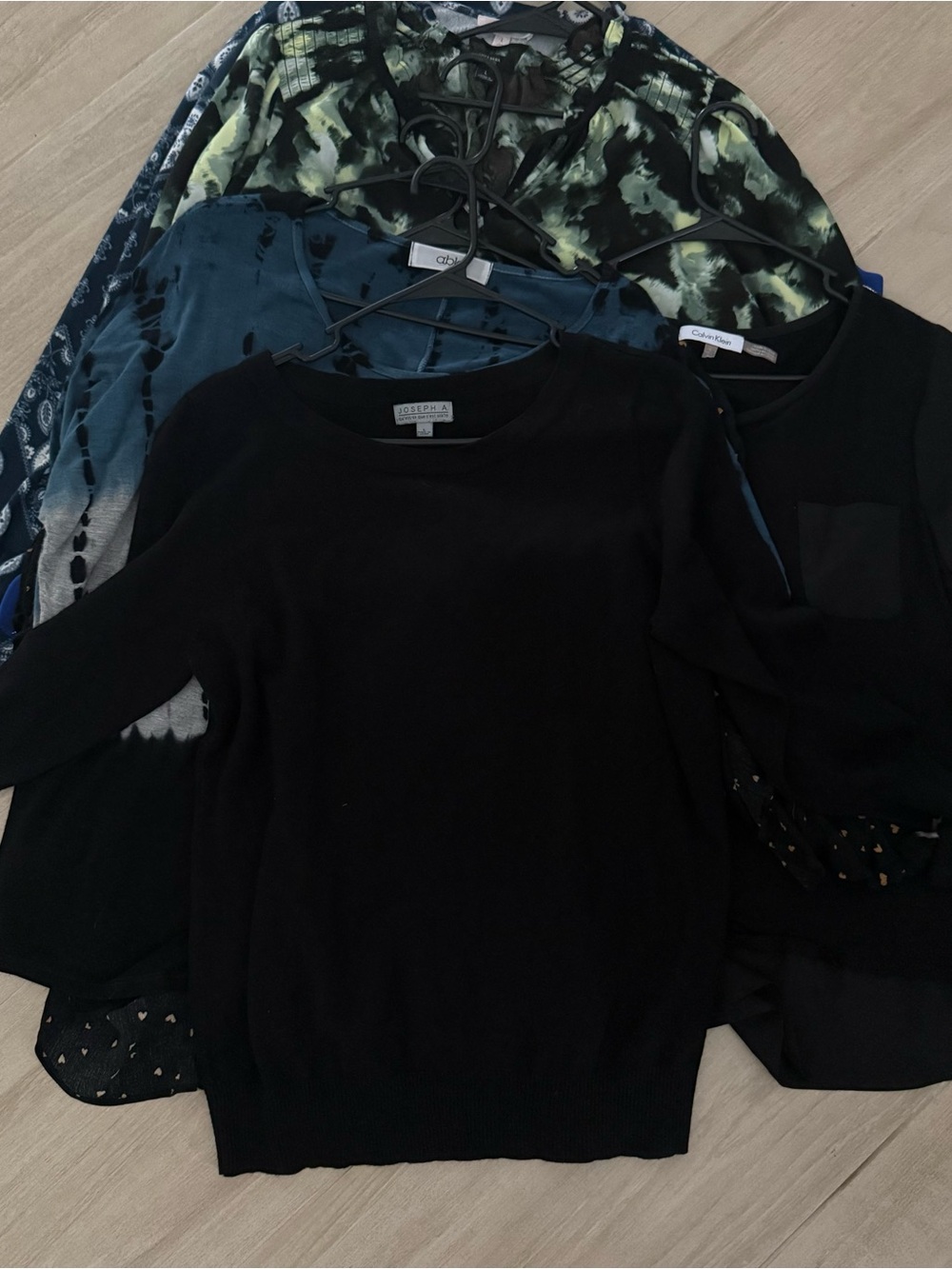 Women’s Bundle of Tops Size Large